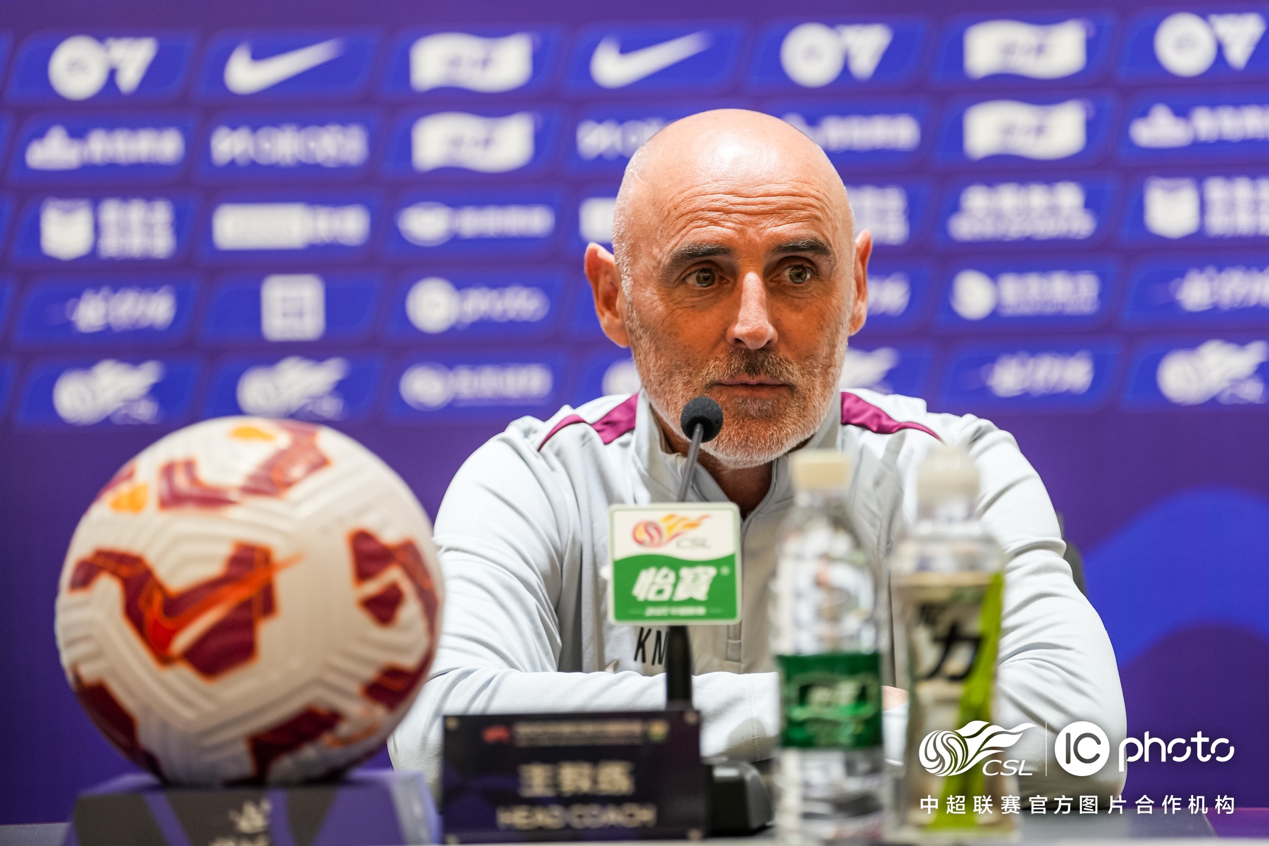 关于清晨上海海港备战欧冠，防线松动细节曝光，悬念犹存，球队文化再被提及的信息