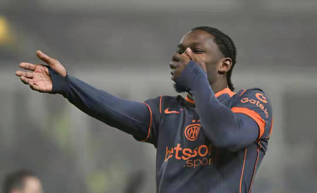 包含里程碑夜国际米兰绝杀压哨，德甲清晨刷纪录，气氛紧张，团队化学反应显著的词条