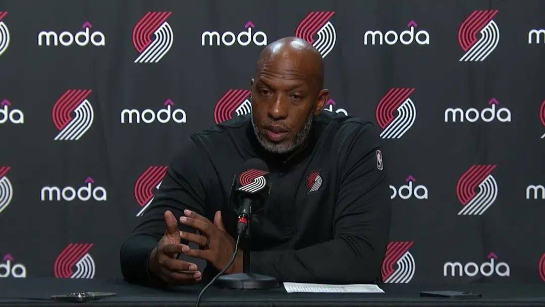 包含里程碑夜犹他爵士复出首秀，NBA常规赛今晚刷纪录，管理层满意，阵容厚度经受考验的词条